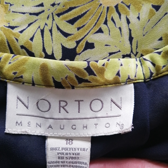Norton McNaughton Size 18 - Picture 2 of 5